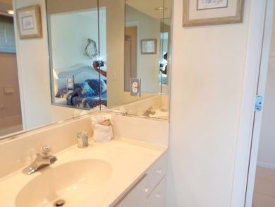 Vacation Townhome Walk to Longboat Beach Vacation Townhome Walk to Longboat Beach